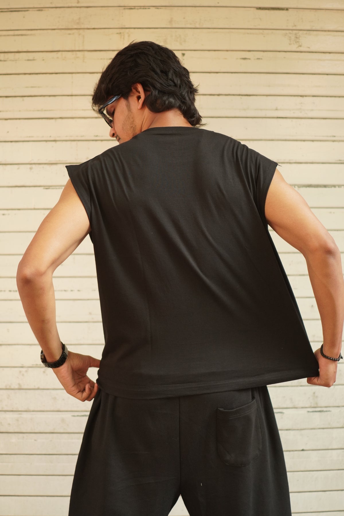 SPACEOUT BLACK BOXY FIT