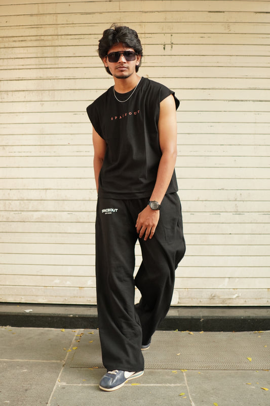 SPACEOUT BLACK BOXY FIT